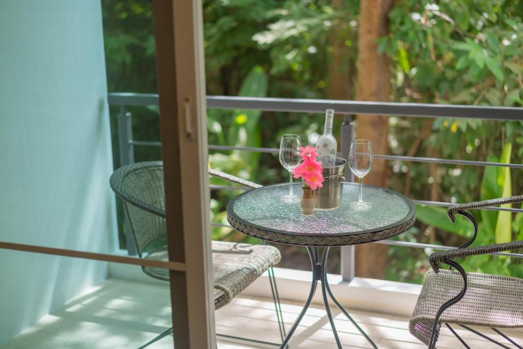 Hill Side Karon Kata Beach Condo - Apartamento Con Mountain View