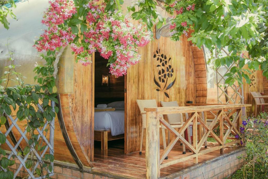 Phu Quoc Valley Sen Bungalow - 1