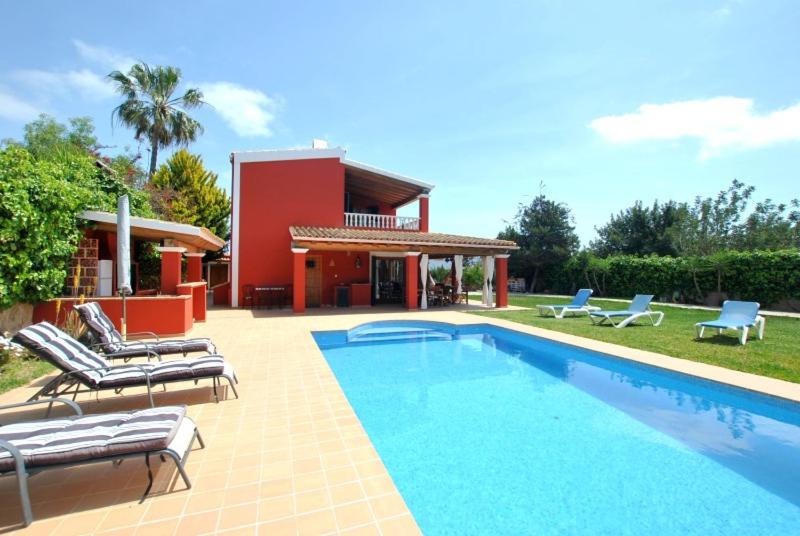 Bazén v ubytování Villa Rosada - Private pool & Barbecue nebo v jeho okolí