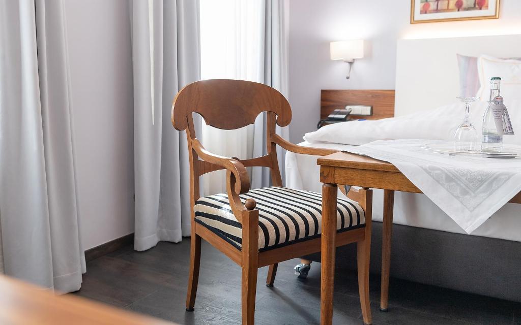 RomanticHOTEL Goldener Karpfen - 2