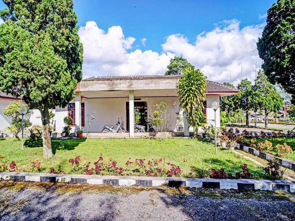 Zahrada ubytování Capital O 92214 Beristera Hotel