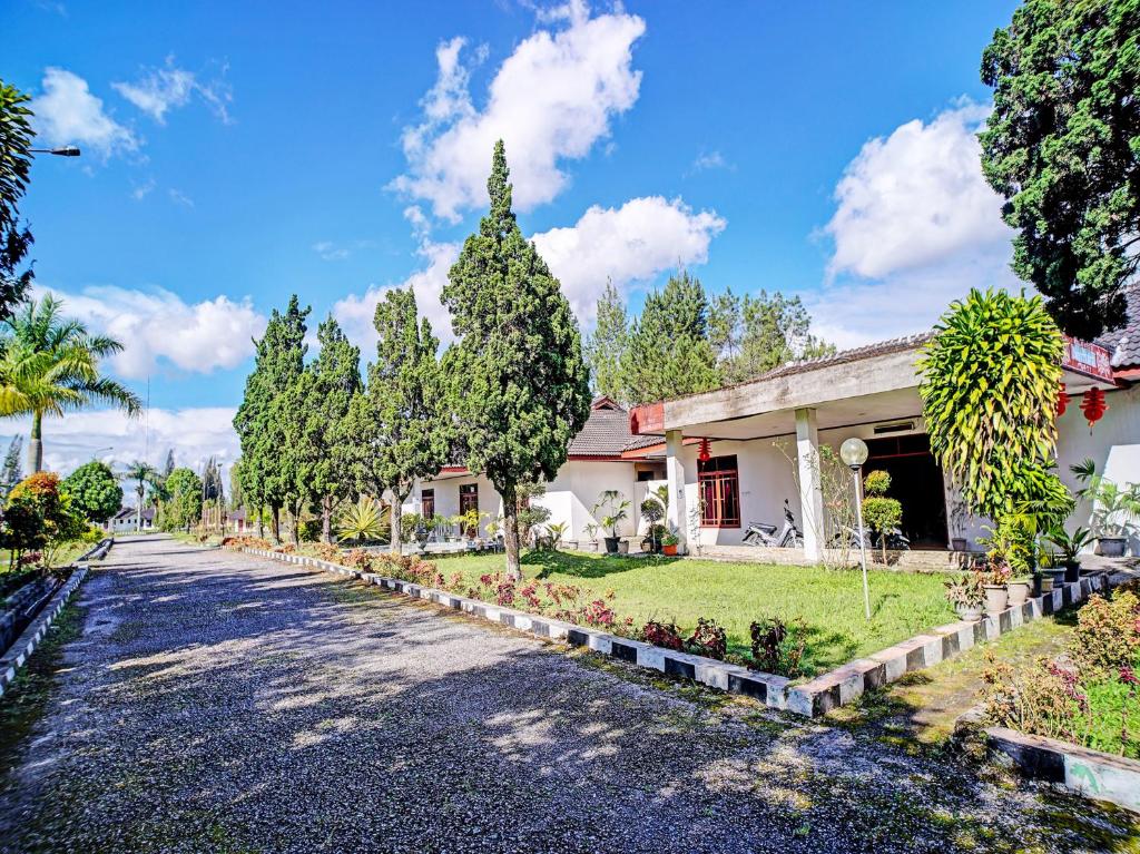 Zahrada ubytování Capital O 92214 Beristera Hotel