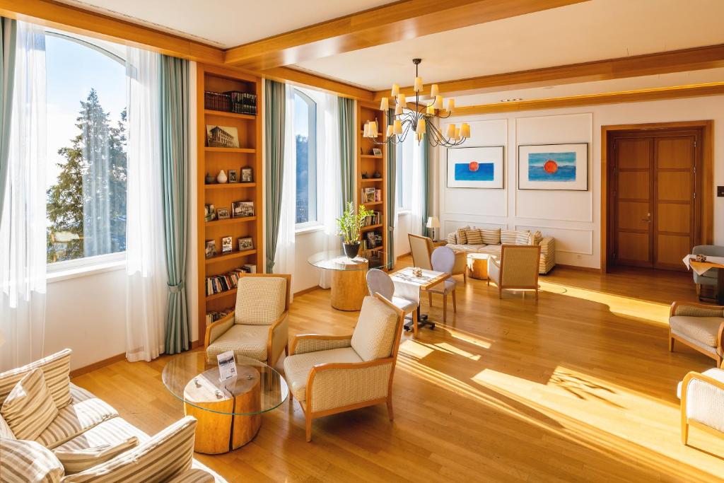 Area soggiorno di Kurhaus Cademario Hotel & SPA - Adults Only