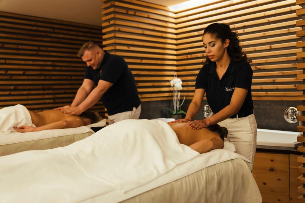 Hosté ubytování ERMITAGE Wellness- & Spa-Hotel