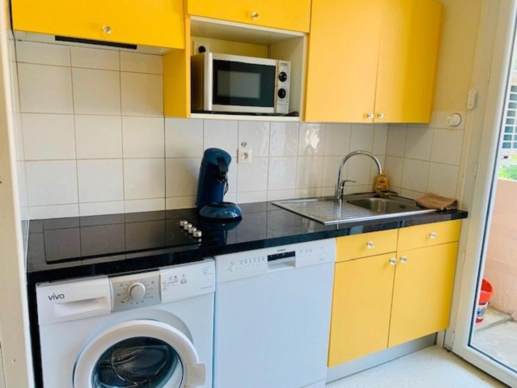 Fotografia z galérie ubytovania Appartement F2 avec Garage, Wifi et Climatisation - 2 Balcons, Animaux Bienvenus - FR-1-703-130 v destinácii Amélie-les-Bains-Palalda
