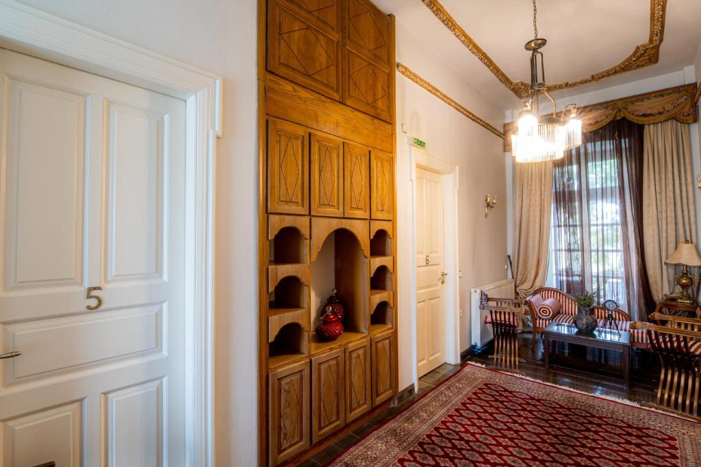 Posedenie v ubytovaní Archontiko Naoumidi