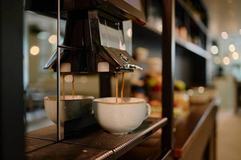 Cocoon Stachus - Resim 17