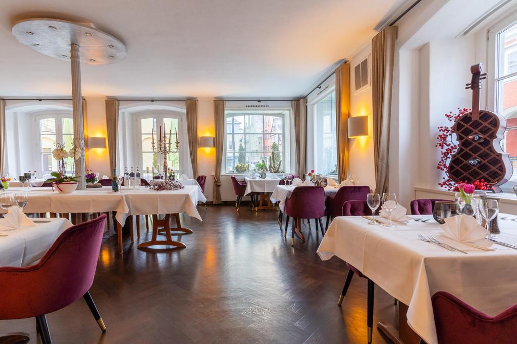 Restaurace v ubytování Hotel Weisses Ross