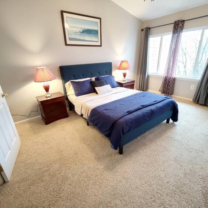 3 Bedroom house minutes from WashDulles Airport, Sterling