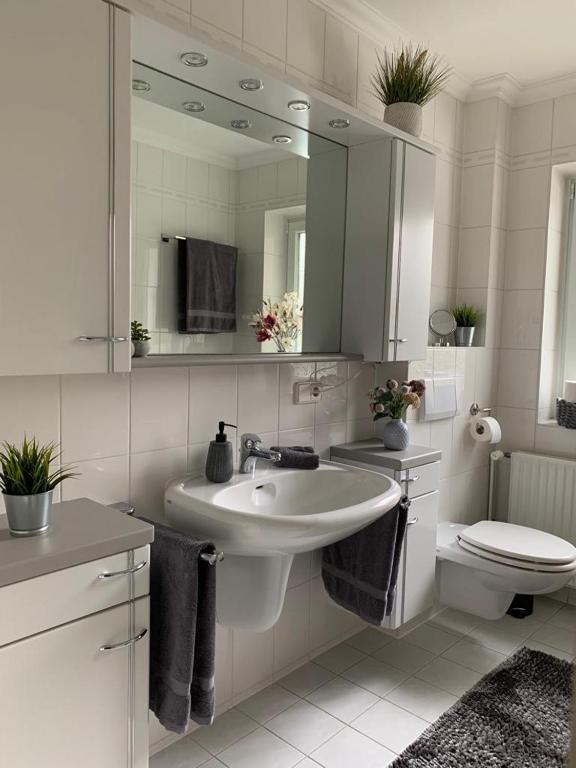 Koupelna v ubytování Ferienhaus Bendestorf, Waldweg 38,Nähe Hamburg