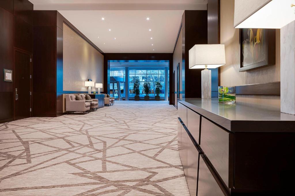 The Westin Edina Galleria photo