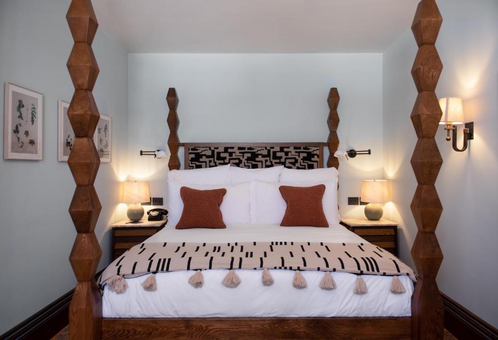 Postel nebo postele na pokoji v ubytování Soho House Tel Aviv