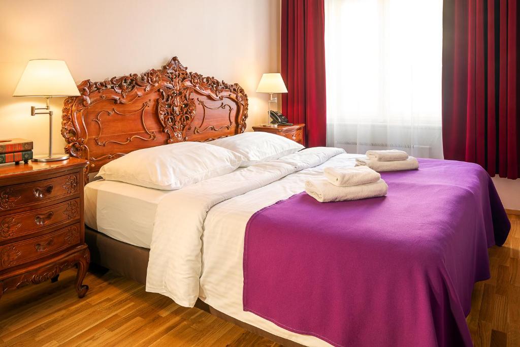 BHG Apartments Prague - Studio Apartment With King Bed
