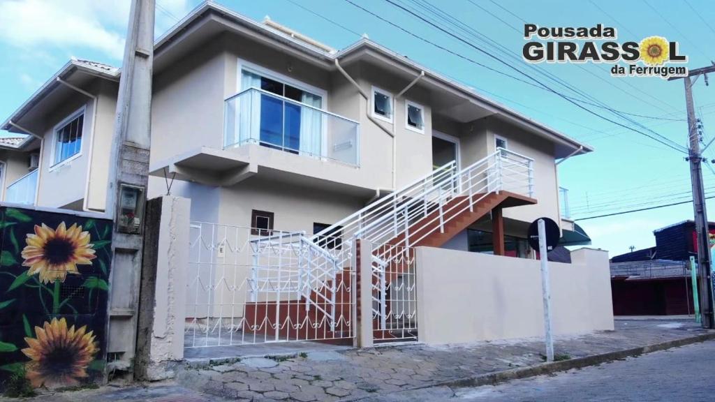una casa en venta en la población en Pousada Girassol da Ferrugem, en Garopaba