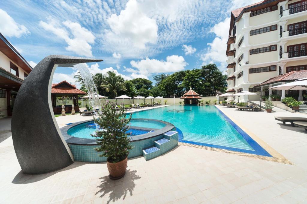 Bazén v ubytování Regency Angkor Hotel nebo v jeho okolí