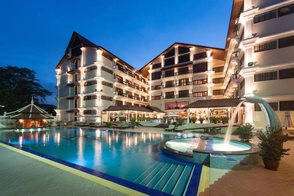 Bazén v ubytování Regency Angkor Hotel nebo v jeho okolí