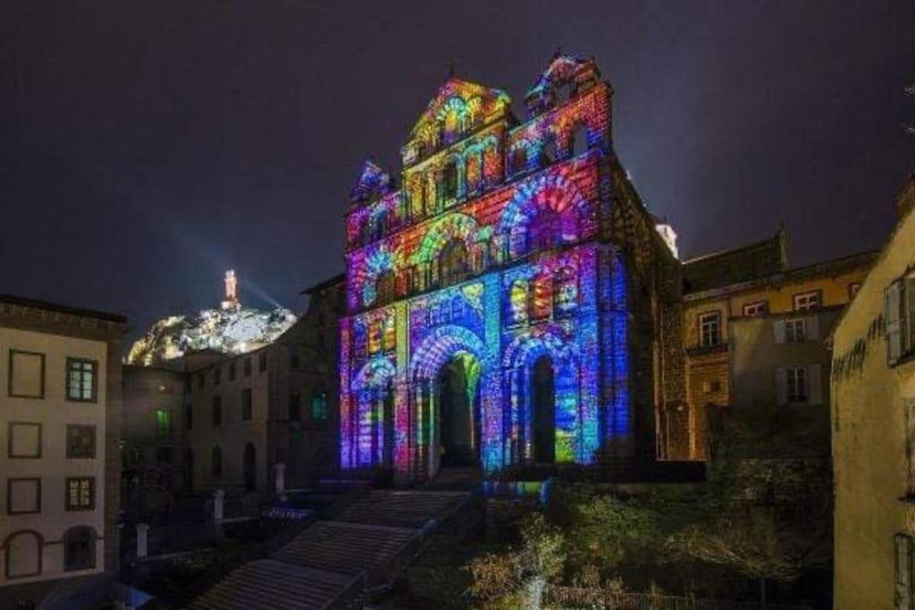 Fotografia z galérie ubytovania Logis du Chandelier v destinácii Le Puy en Velay