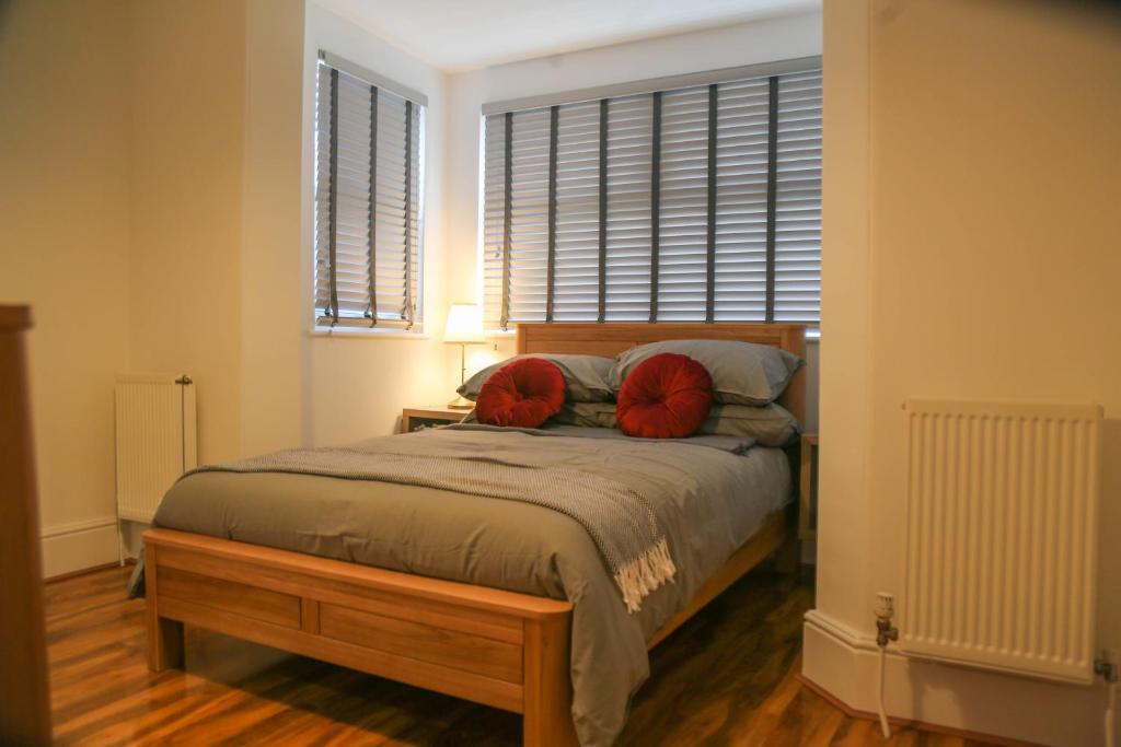 Postel nebo postele na pokoji v ubytování Modern Luxury 3 bed house