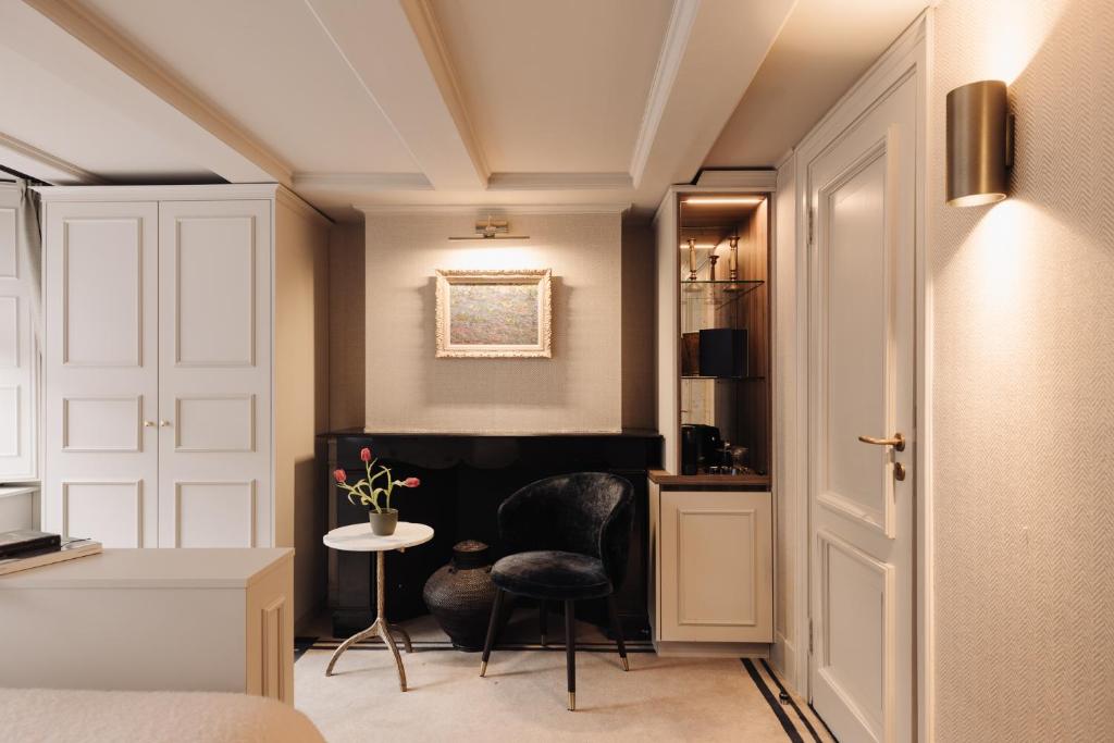 Hotel 717 - Resim 31