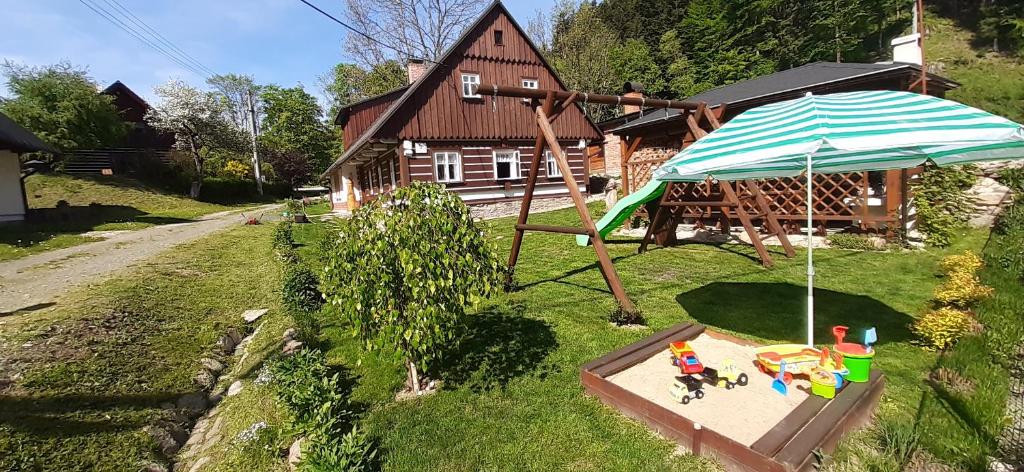 Zahrada ubytování Chalupa Čistá v Krkonoších 8