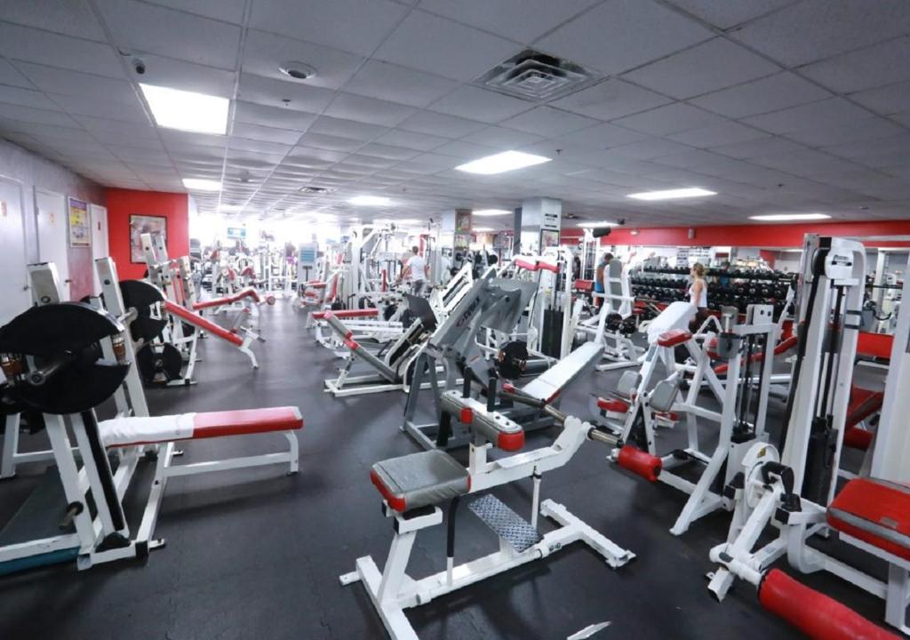 Fitness centrum a/nebo fitness zařízení v ubytování Sherry Frontenac Oceanfront
