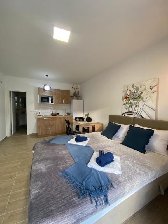 Gold Apartments - 10