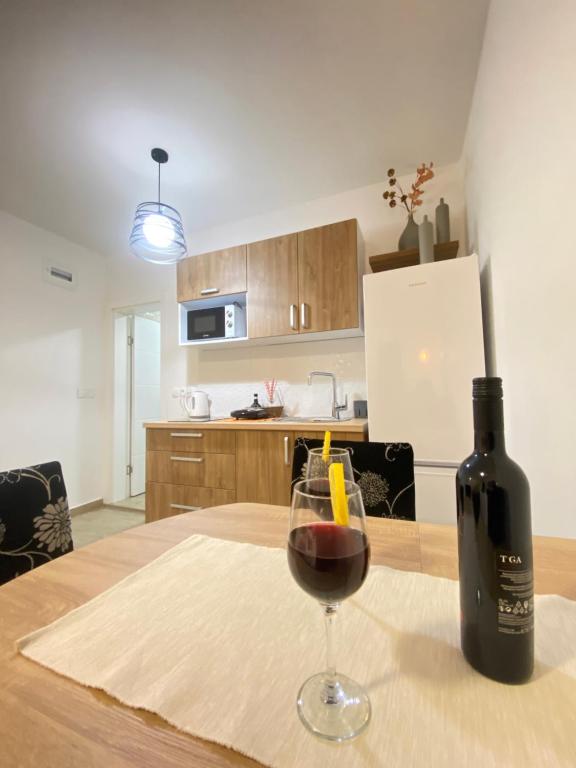 Gold Apartments - 11