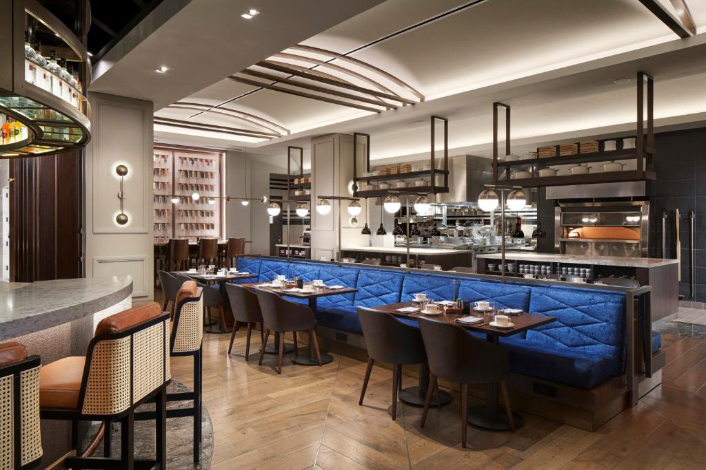 Restaurace v ubytování Loews Coral Gables Hotel