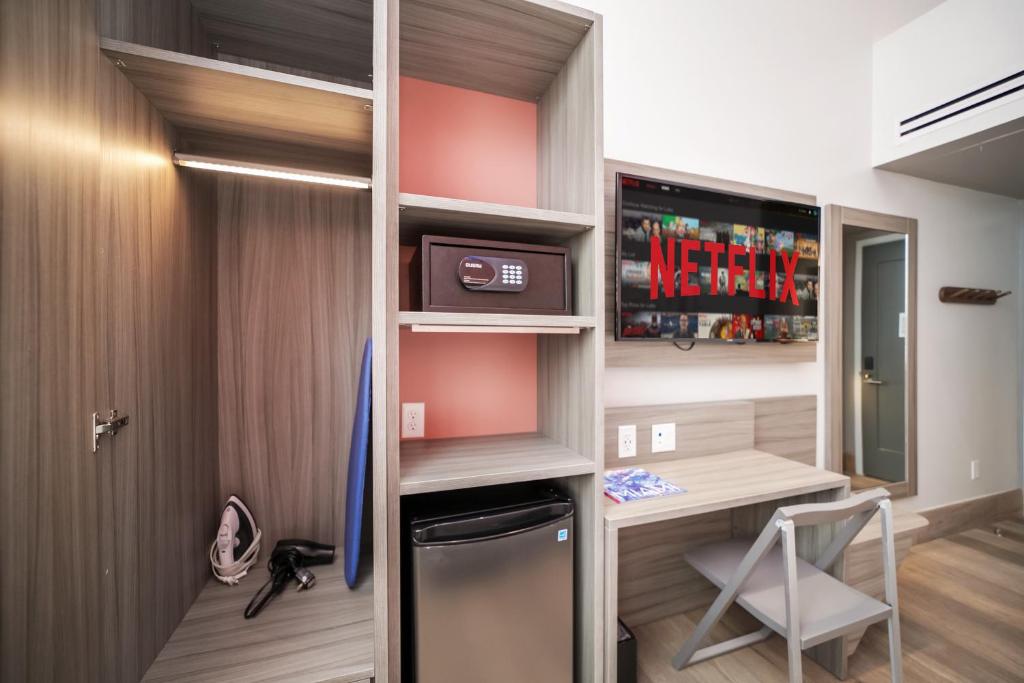 TV a/nebo společenská místnost v ubytování The Julia Hotel