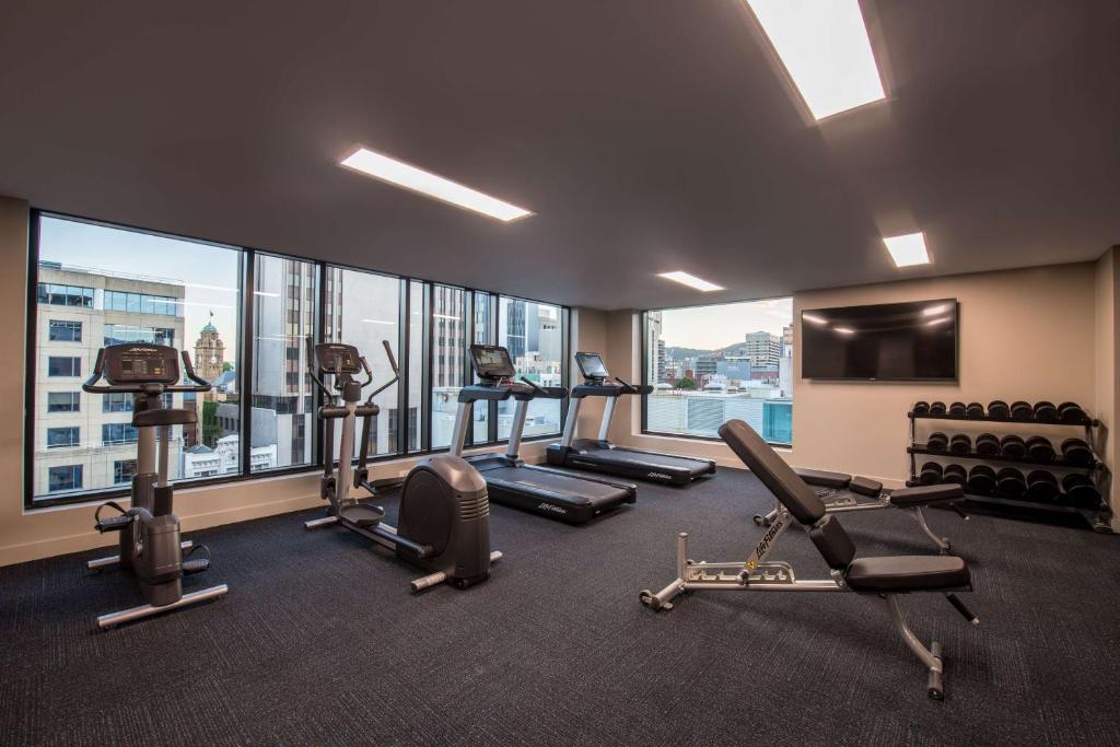 Fitness centrum a/nebo fitness zařízení v ubytování Vibe Hotel Hobart