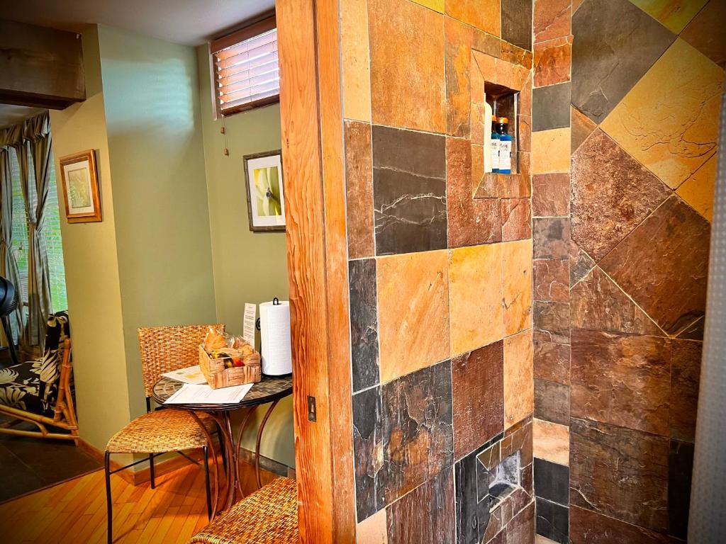 Area soggiorno di Maui What a Wonderful World Bed & Breakfast