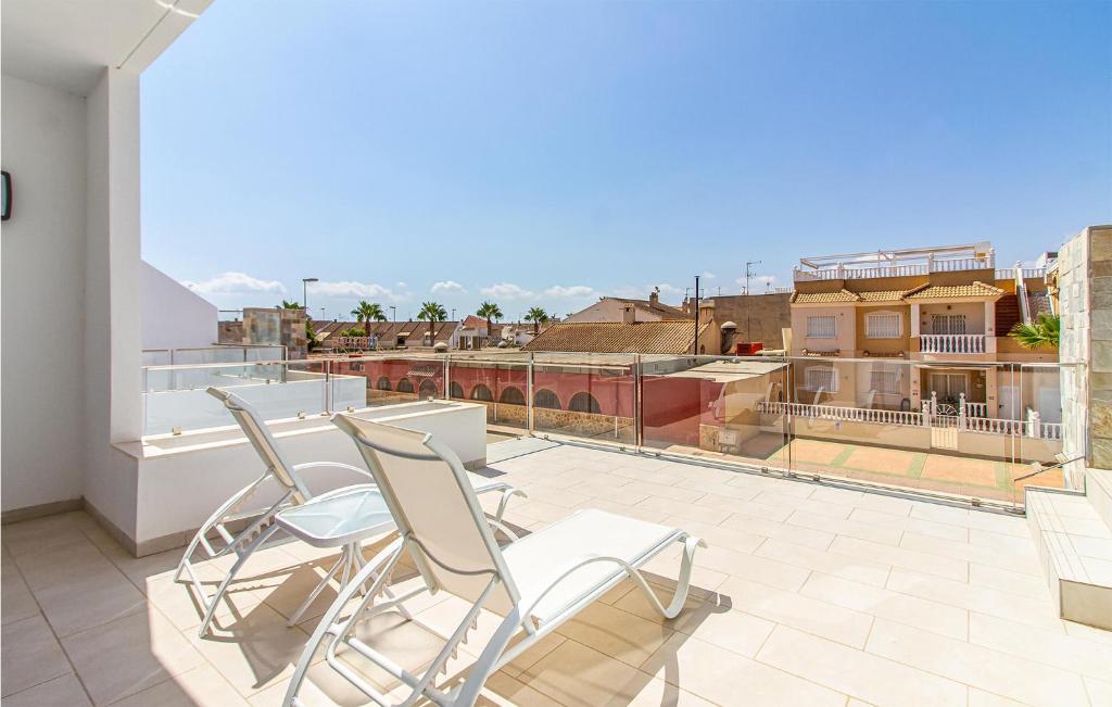 Balkón nebo terasa v ubytování 4 Bedroom Awesome Home In Los Alcázares