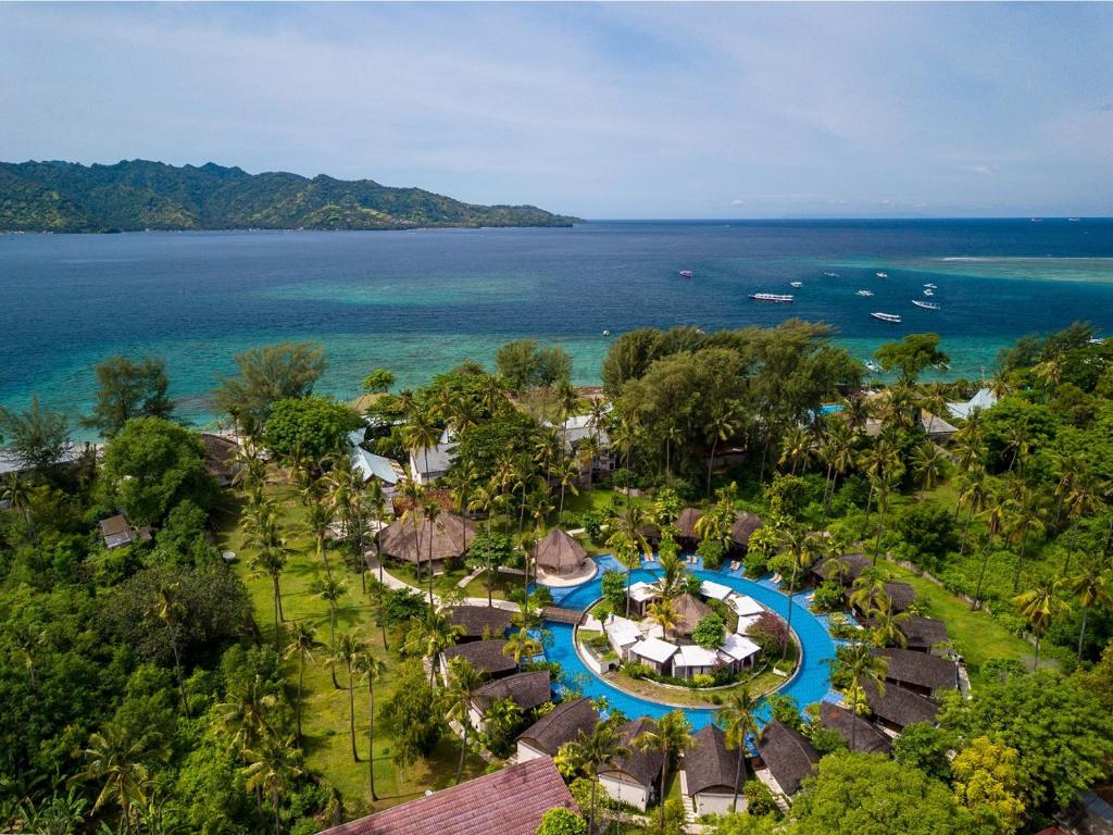 una vista aerea del resort e dell'oceano di Gili Air Lagoon Resort By Waringin Hospitality a Gili Air