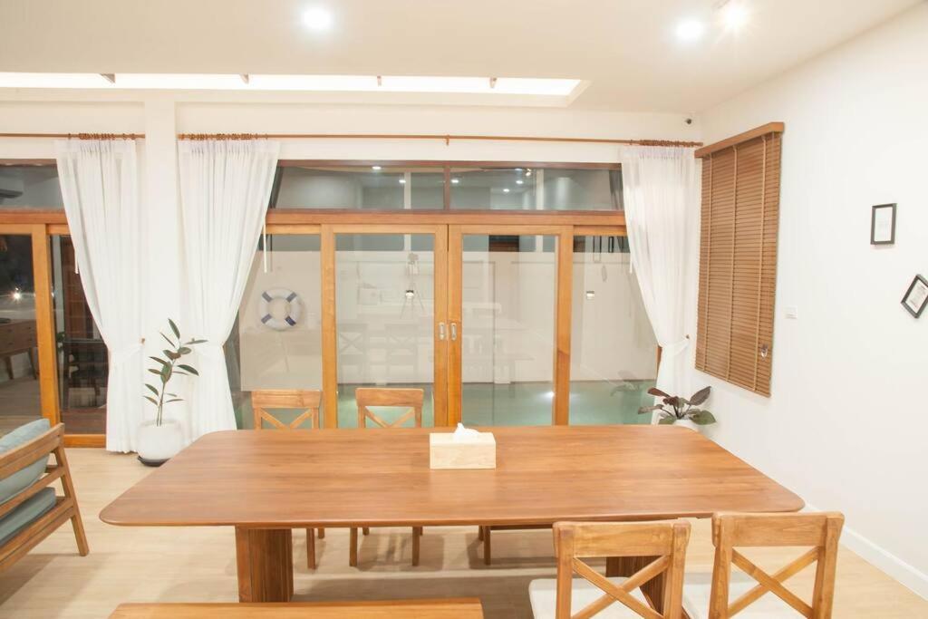 Fotografie z fotogalerie ubytování Chao Sam Ran Pool Villa Phetchaburi หาดเจ้าสำราญ เพชรบุรี ราคาสำหรับ 8 ท่าน v destinaci Haad Chao Samran