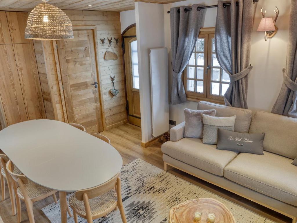 Fotografia z galérie ubytovania Chalet rénové 3 chambres à Megève, à proximité du Jaillet, balcon, parking, classé 3 étoiles - FR-1-453-304 v destinácii Megève
