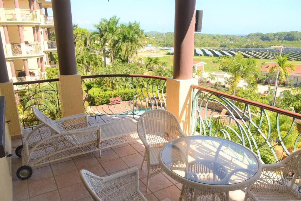 Rõdu või terrass majutusasutuses Condo Unit 131! Stay with us !!!