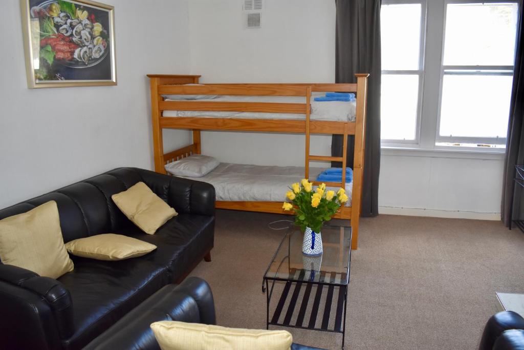 Postel nebo postele na pokoji v ubytování Flat in Oban Town Centre