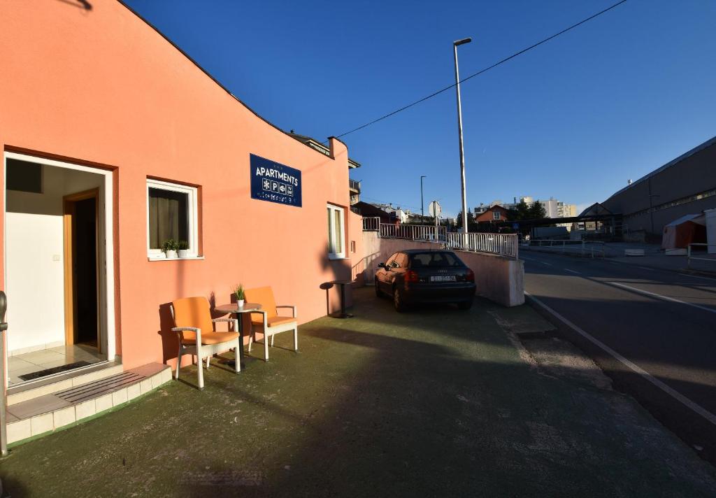Budova, v ktorej sa apartmán nachádza