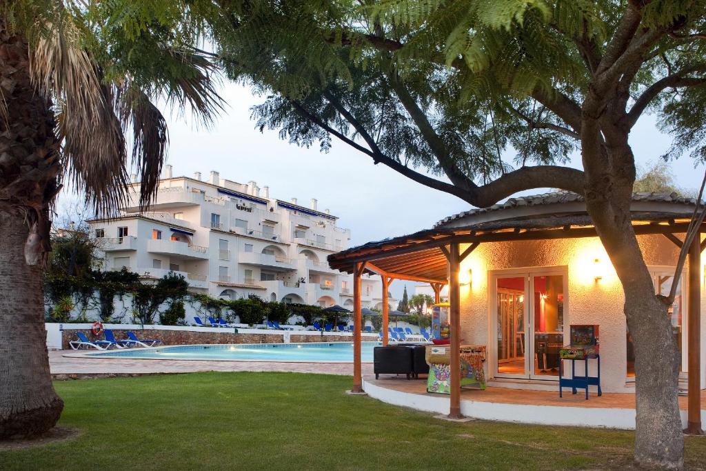 Luz Ocean Club Apartments - 13