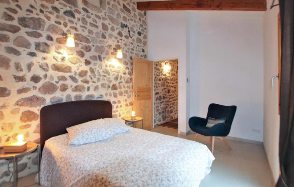 Posteľ alebo postele v izbe v ubytovaní Amazing Home In St-Etienne De Boulogne