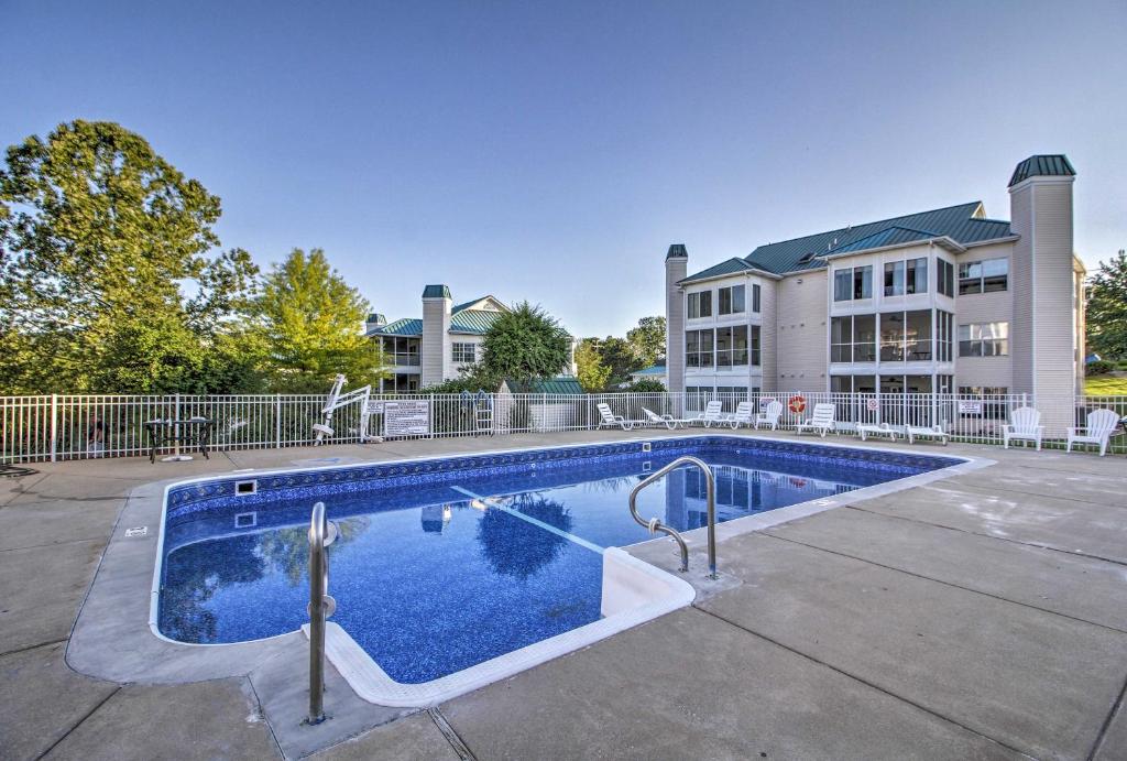 Cozy Branson Condo with Screened Porch!, Branson Updated 2023 Prices