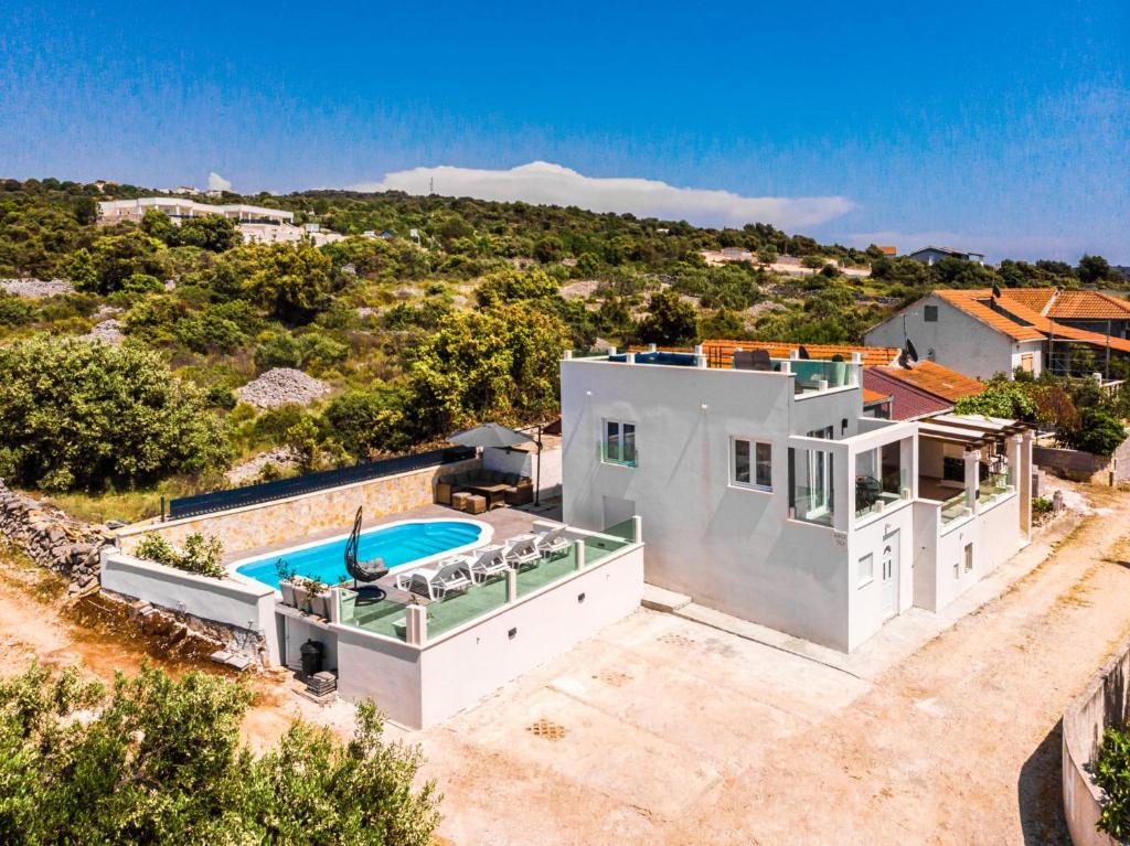 Bazén v ubytování Holiday Home Sevid nebo v jeho okolí
