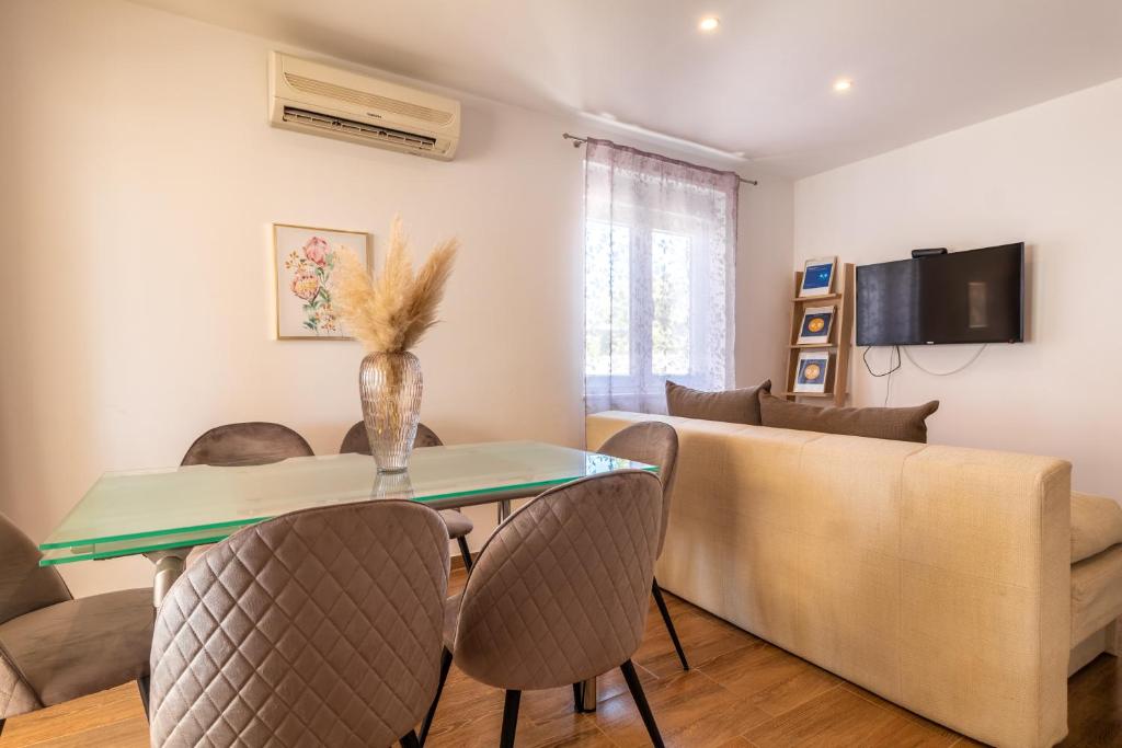 TV a/nebo společenská místnost v ubytování Holiday Home Sevid