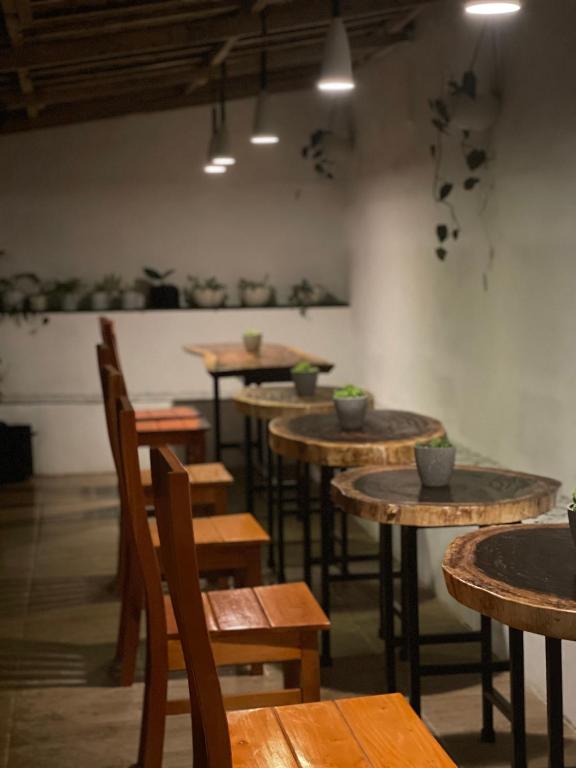 Kasamigos Guesthouse with Fast Internetにあるレストランまたは飲食店