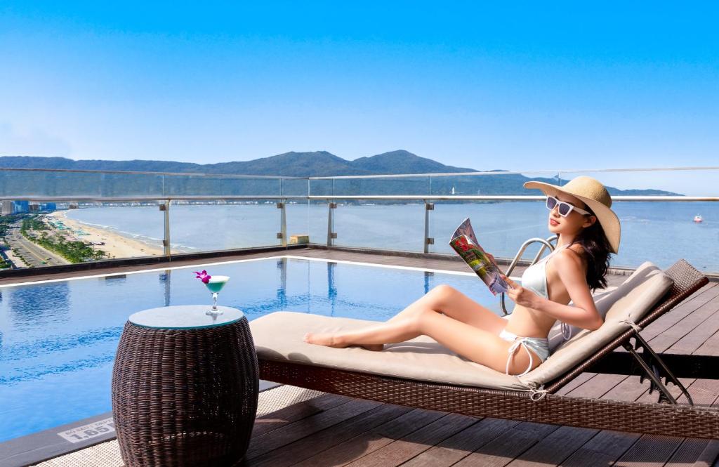 Suite Deluxe Có Giường Cỡ King
