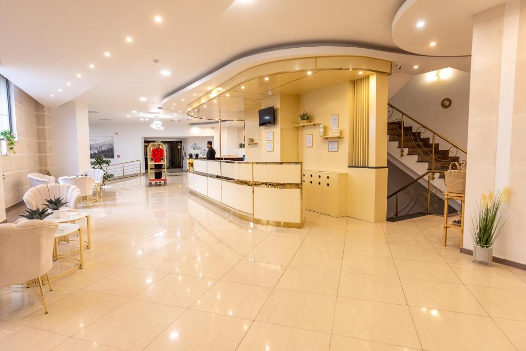 Vstupní hala nebo recepce v ubytování Hotel Sir Royal