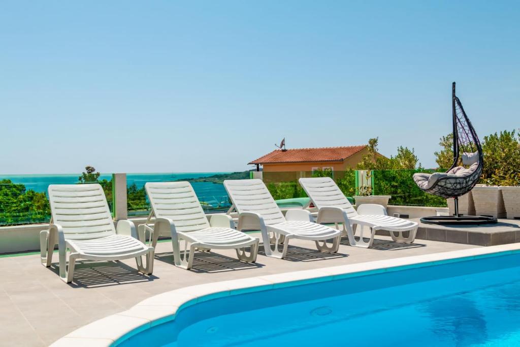 Bazén v ubytování Holiday Home Sevid nebo v jeho okolí