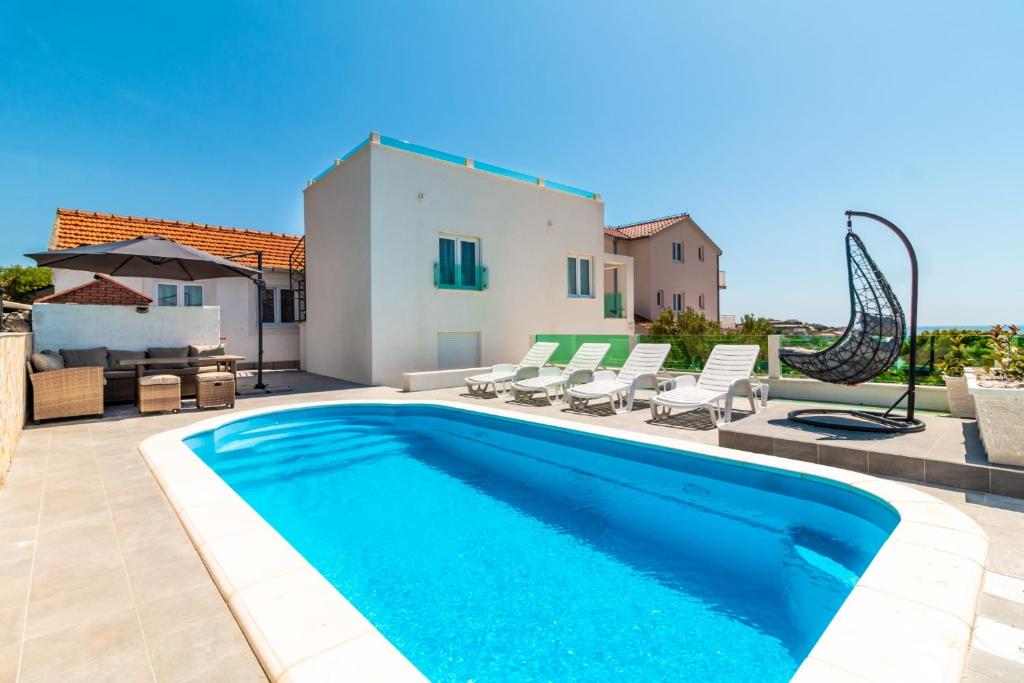 Bazén v ubytování Holiday Home Sevid nebo v jeho okolí