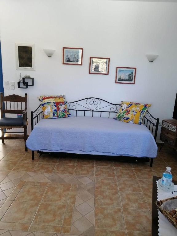 Postel nebo postele na pokoji v ubytování on the sea Despoina apartment at Mochlos Creta