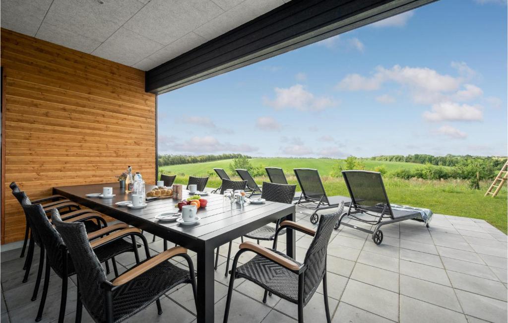 Balkón nebo terasa v ubytování 4 Bedroom Stunning Home In Løgstrup